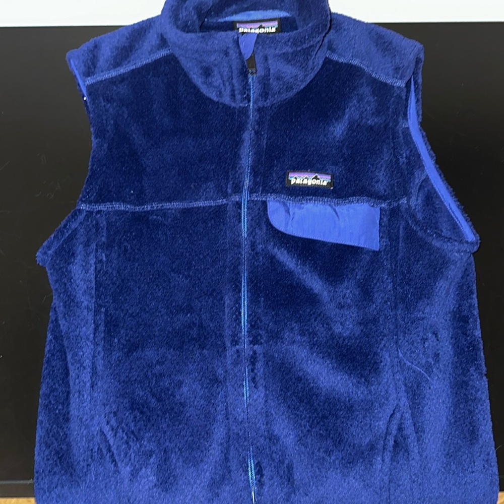 Patagonia women’s M fleece with pockets